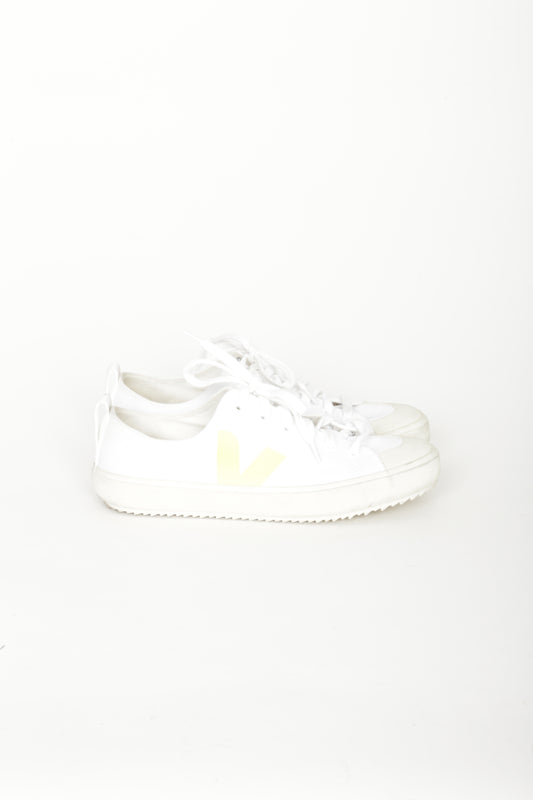 Veja Unisex White Sneakers Size EU 39