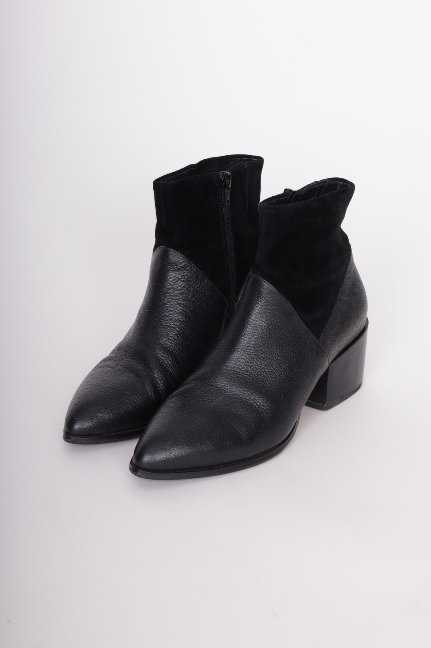Mi Piaci Womens Black Boots Size 40