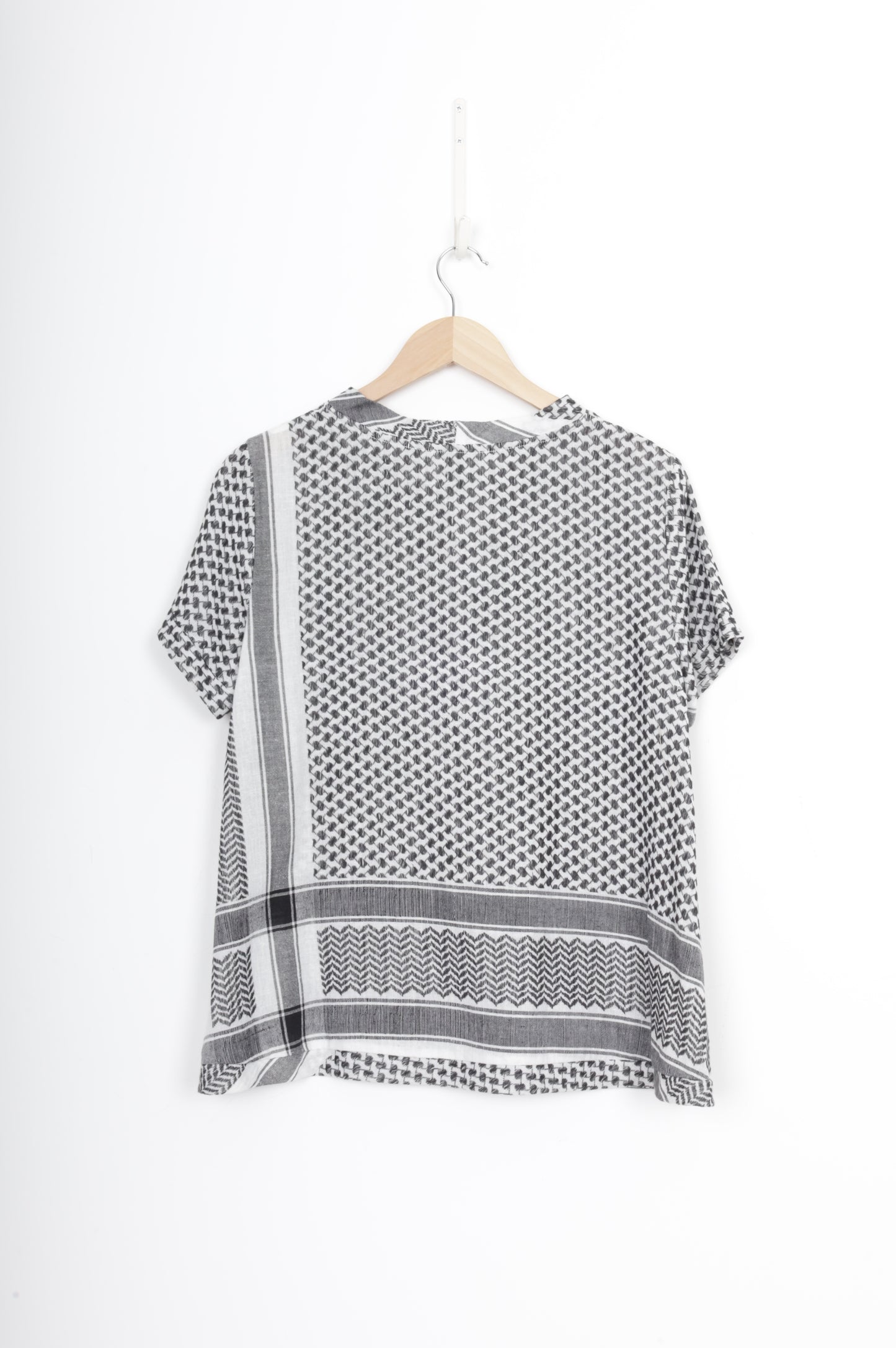 Cecile Womens White Top Size 8