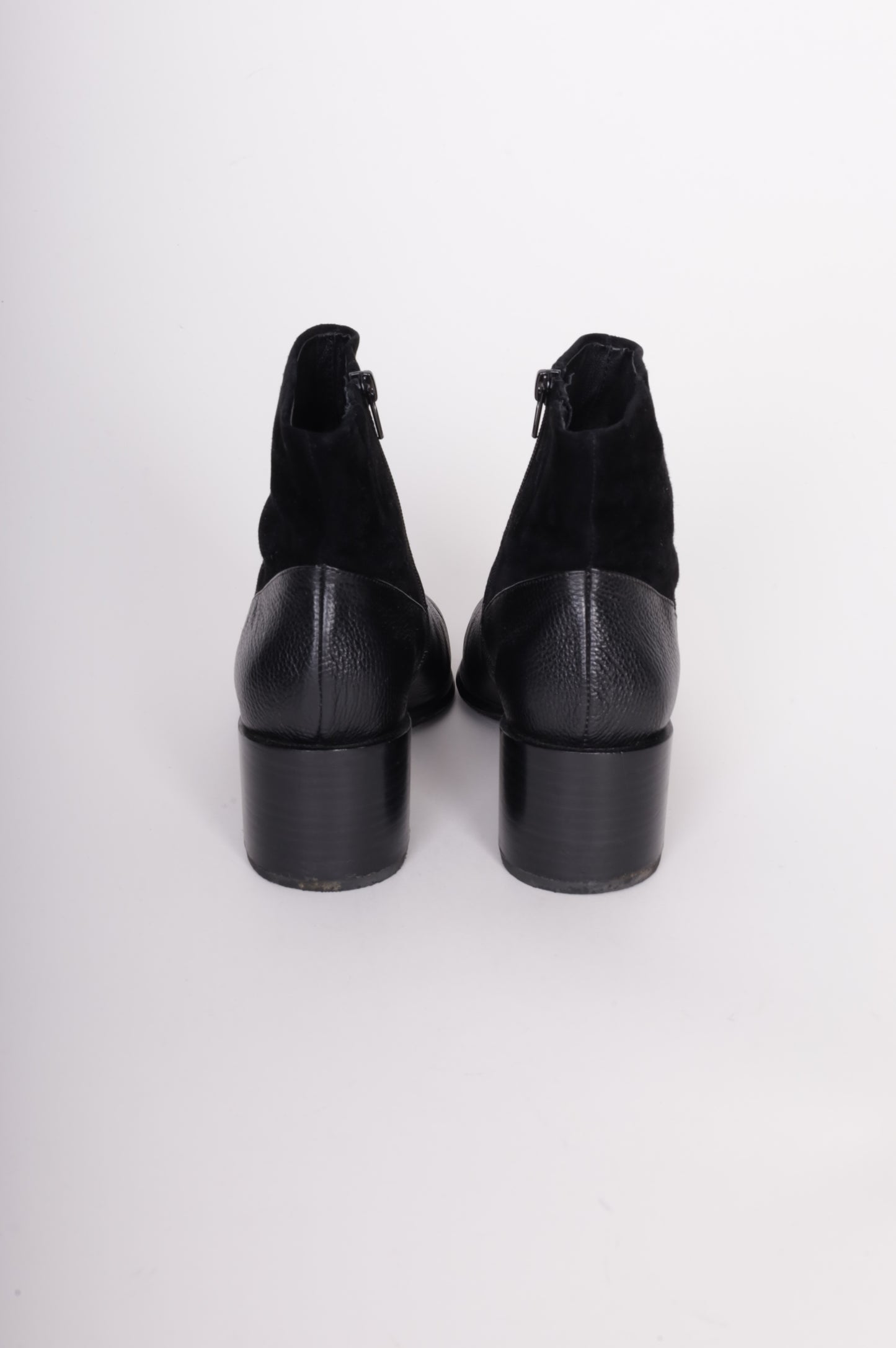 Mi Piaci Womens Black Boots Size 40