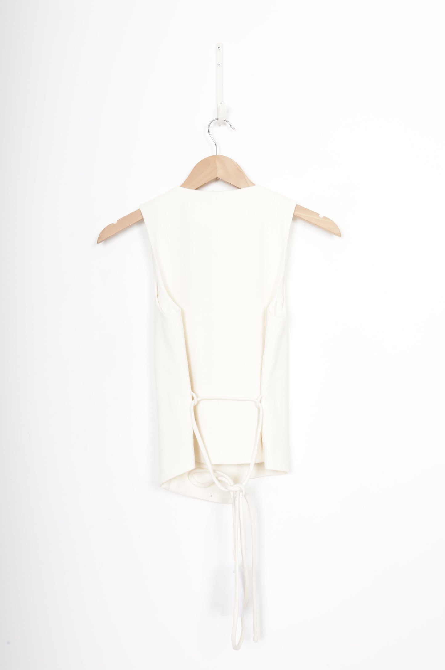 Dissh Womens Cream Vest Size 6