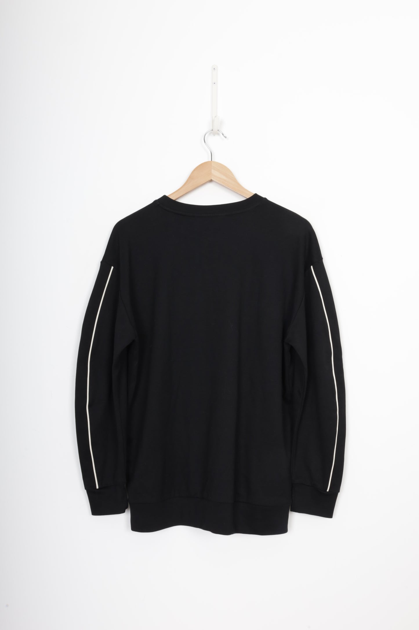 Moochi 6x7 Womens Black Sweatshirt Size XS