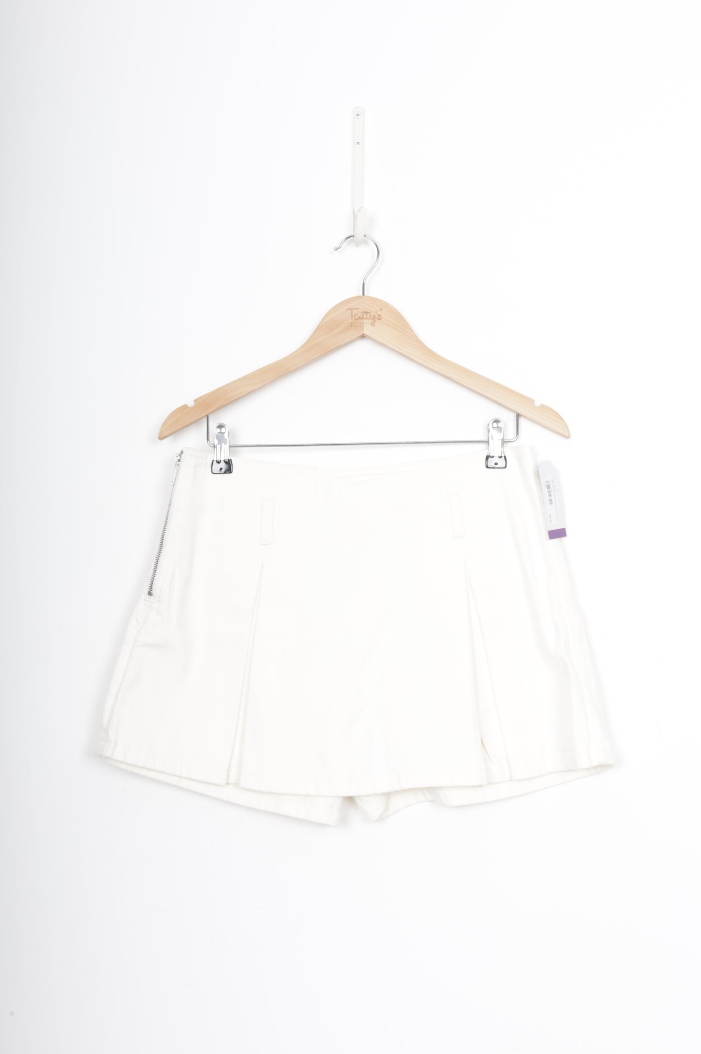 Mo & Co Womens White Shorts Size W 28