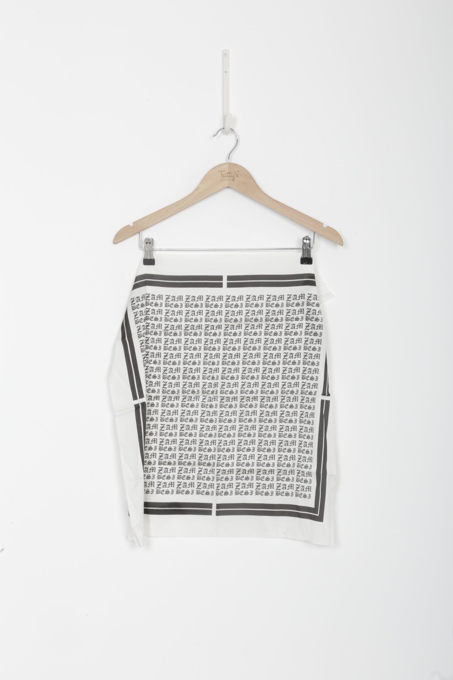 Zambesi Unisex White Scarf Size O/S