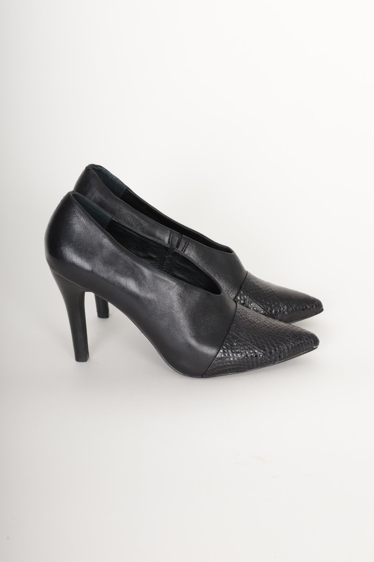 Saba Womens Black Heels Size EU 38