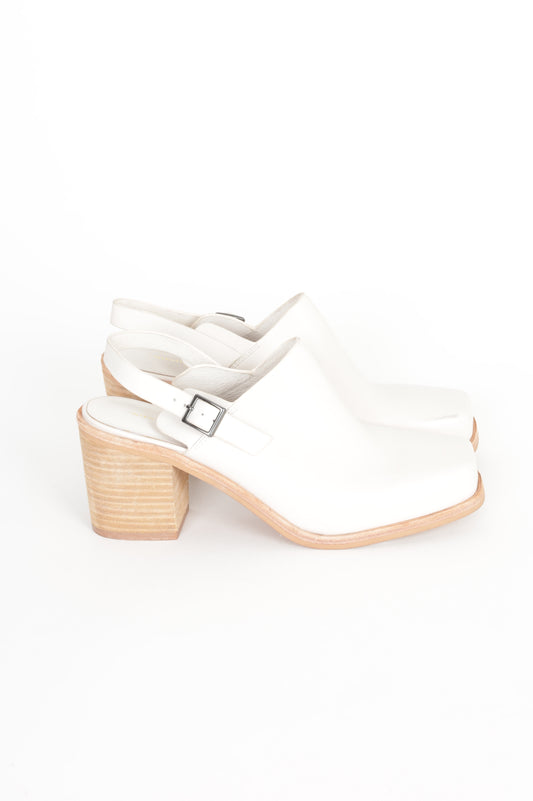 Intentionally_____ Womens White Shoes Size EU 40