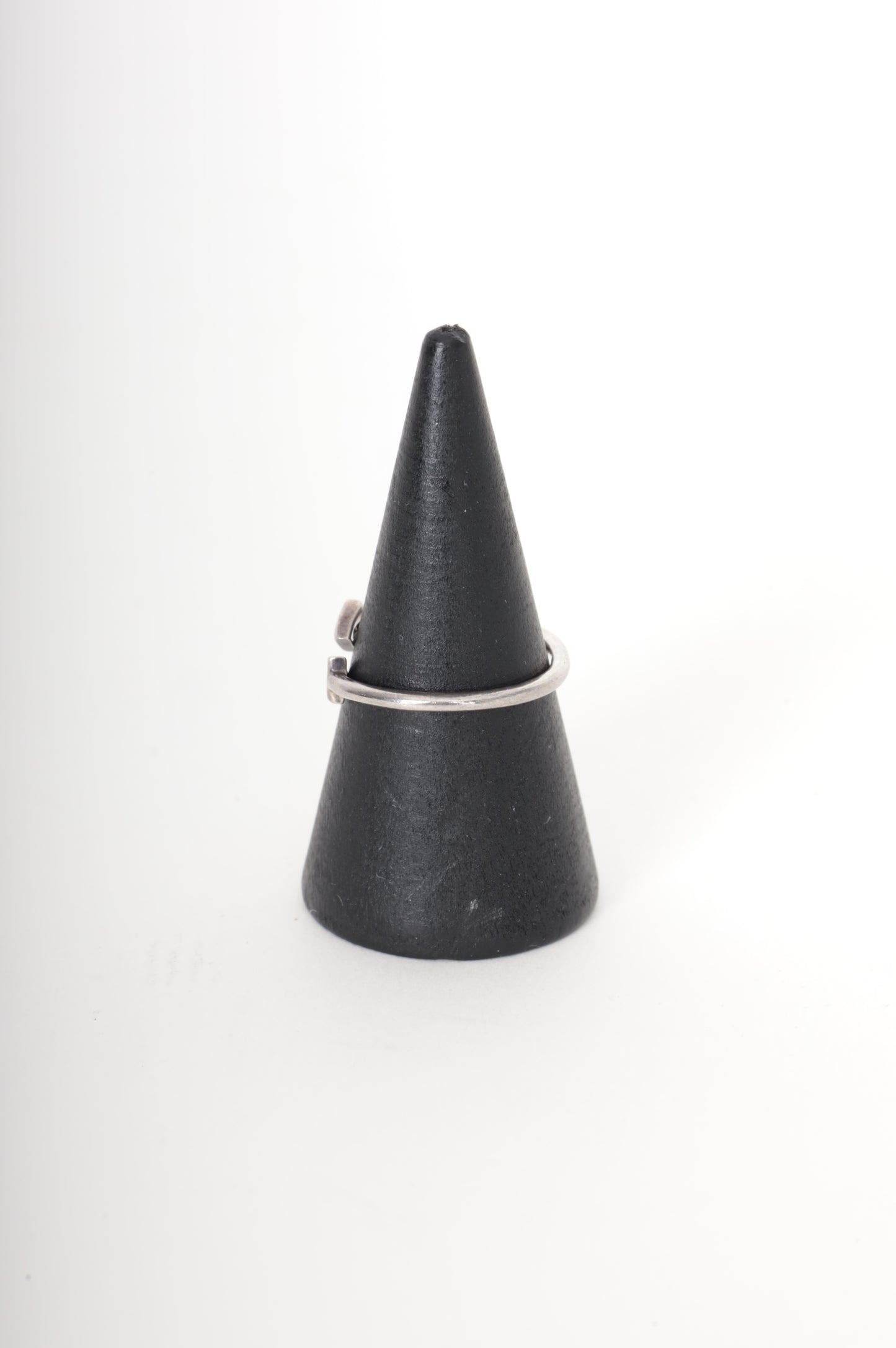 Karen Walker Womens Silver Ring Size 6