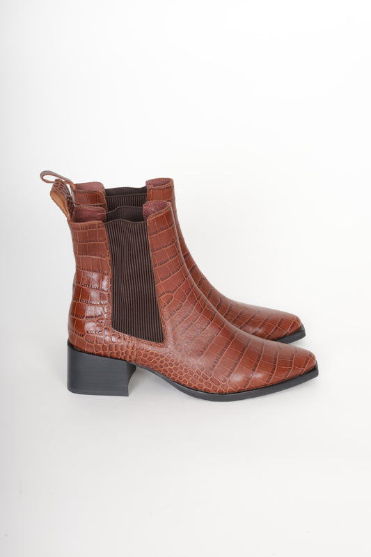 Bresley Womens Brown Boots  Size EU 39