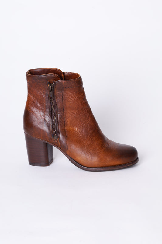 Frye Womens Brown Boots  Size EU 38.5