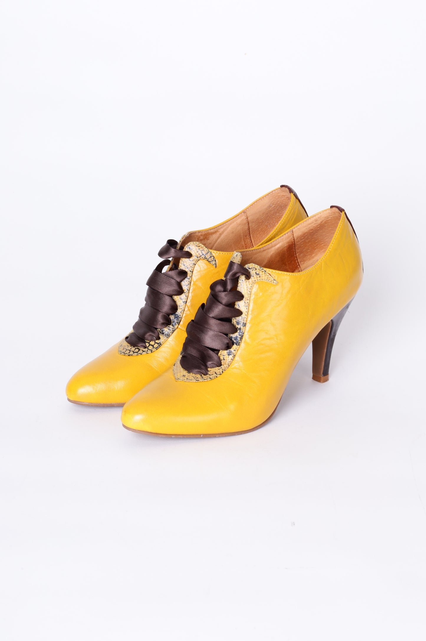 Mi Piaci Womens Yellow Shoes Size EU 36