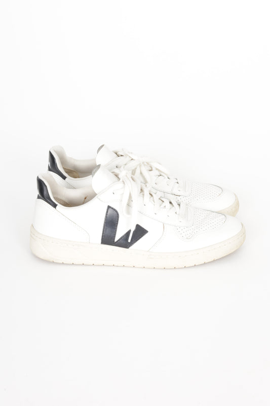 Veja Womens White Sneakers Size EU 44