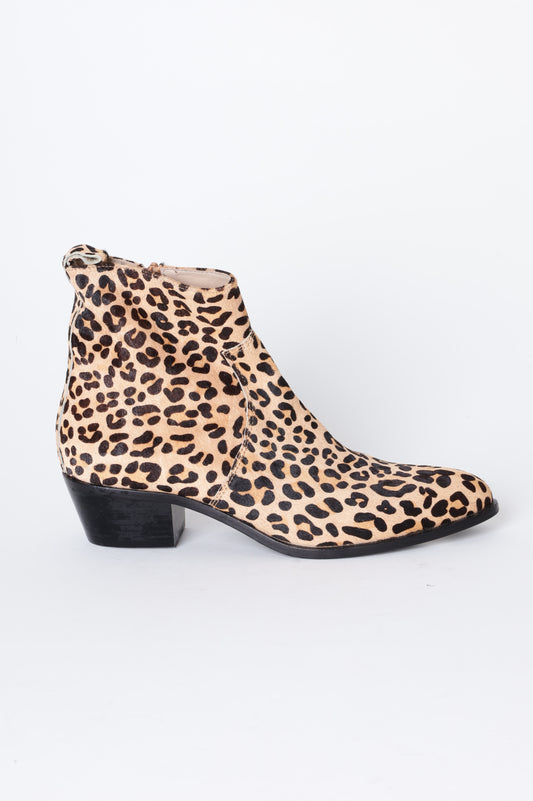 Zoe Kratzmann Womens Beige Boots  Size 40