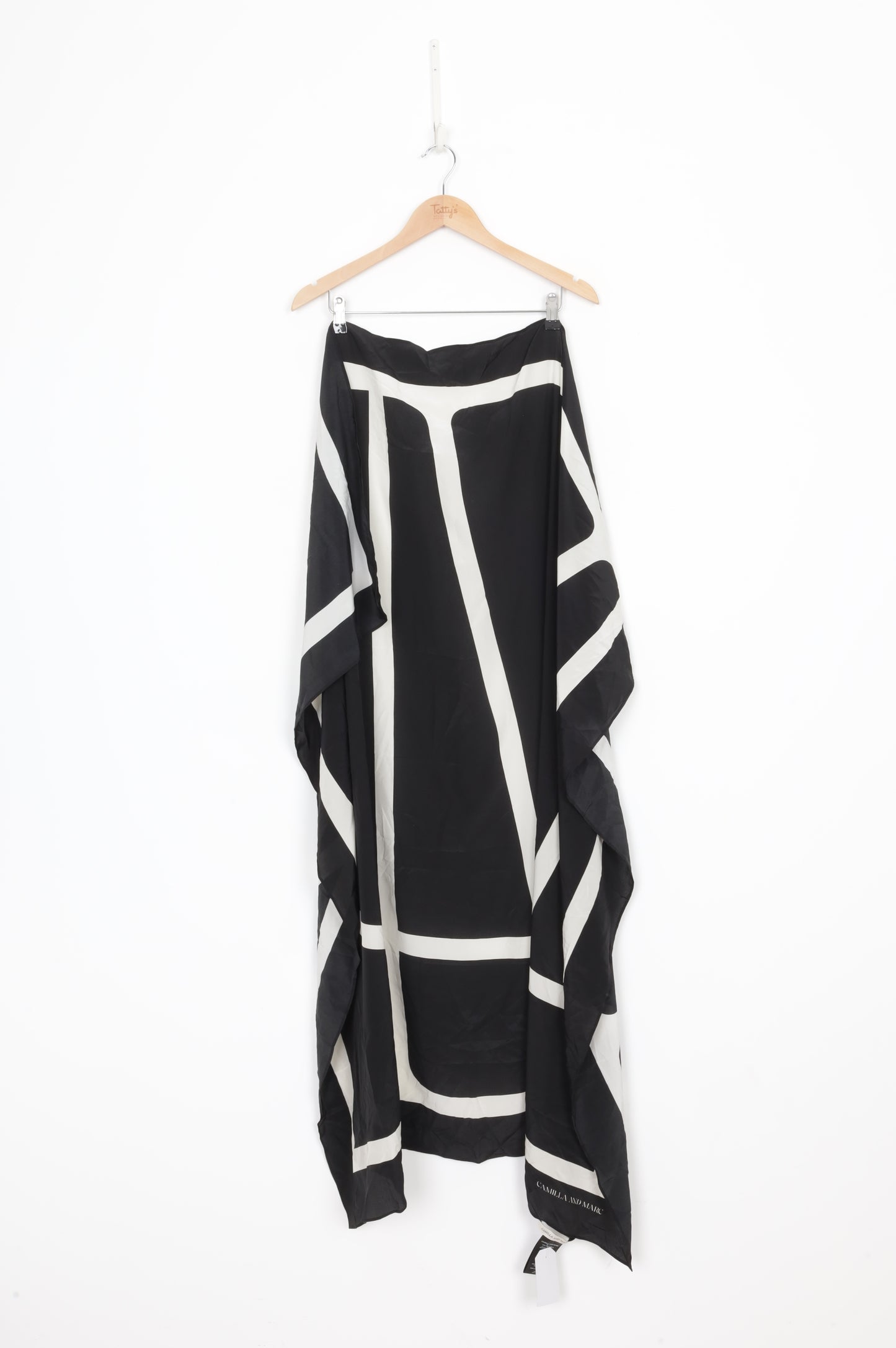 Camilla & Marc Womens Black Scarf Size O/S