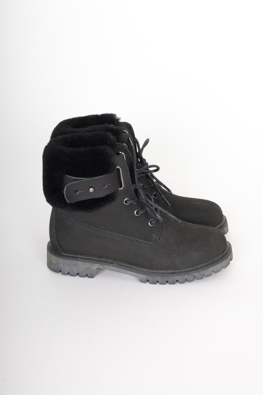 UGG Womens Black Boots  Size EU 37