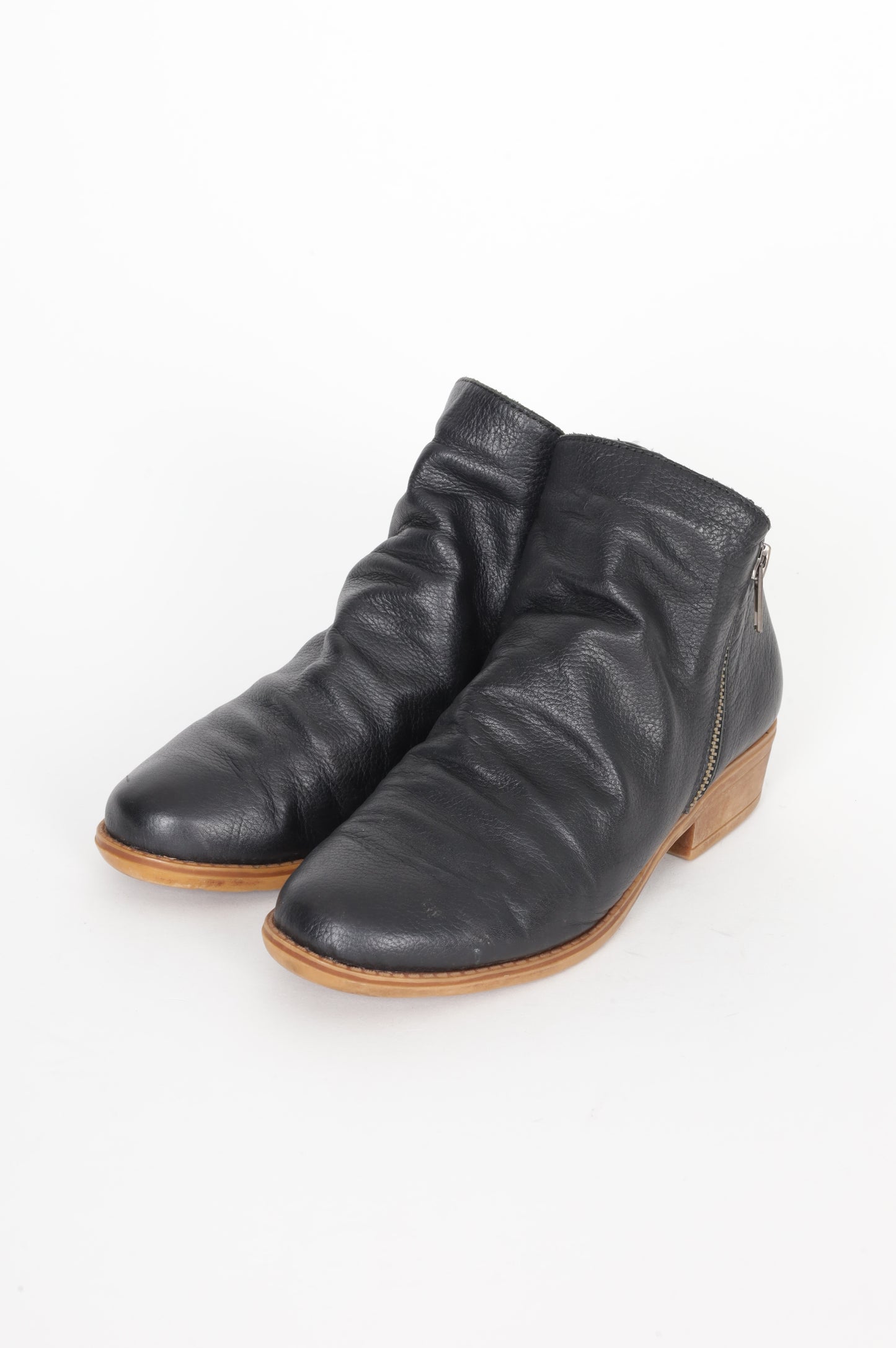 Django & Juliette Womens Black Boots  Size EU 36