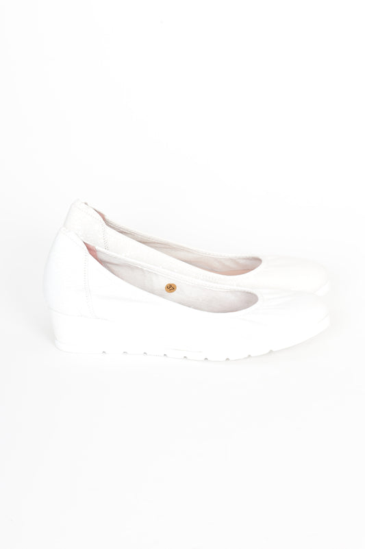 Sabrinas Womens White Shoes Size EU 38