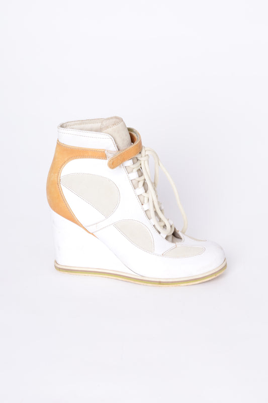 See by Chloe Womens White Shoes Size EU 38