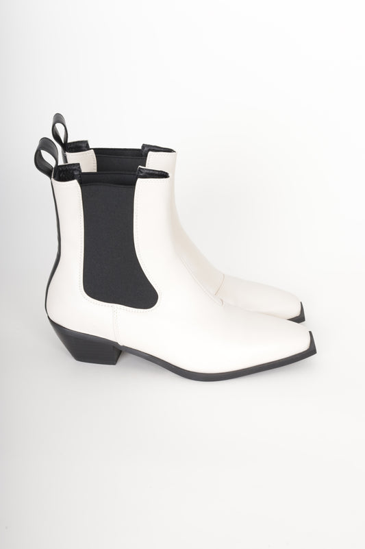 Billini Womens White Boots  Size 39