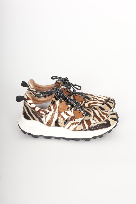 Flower Mountain Womens Brown Shoes Size EU 37