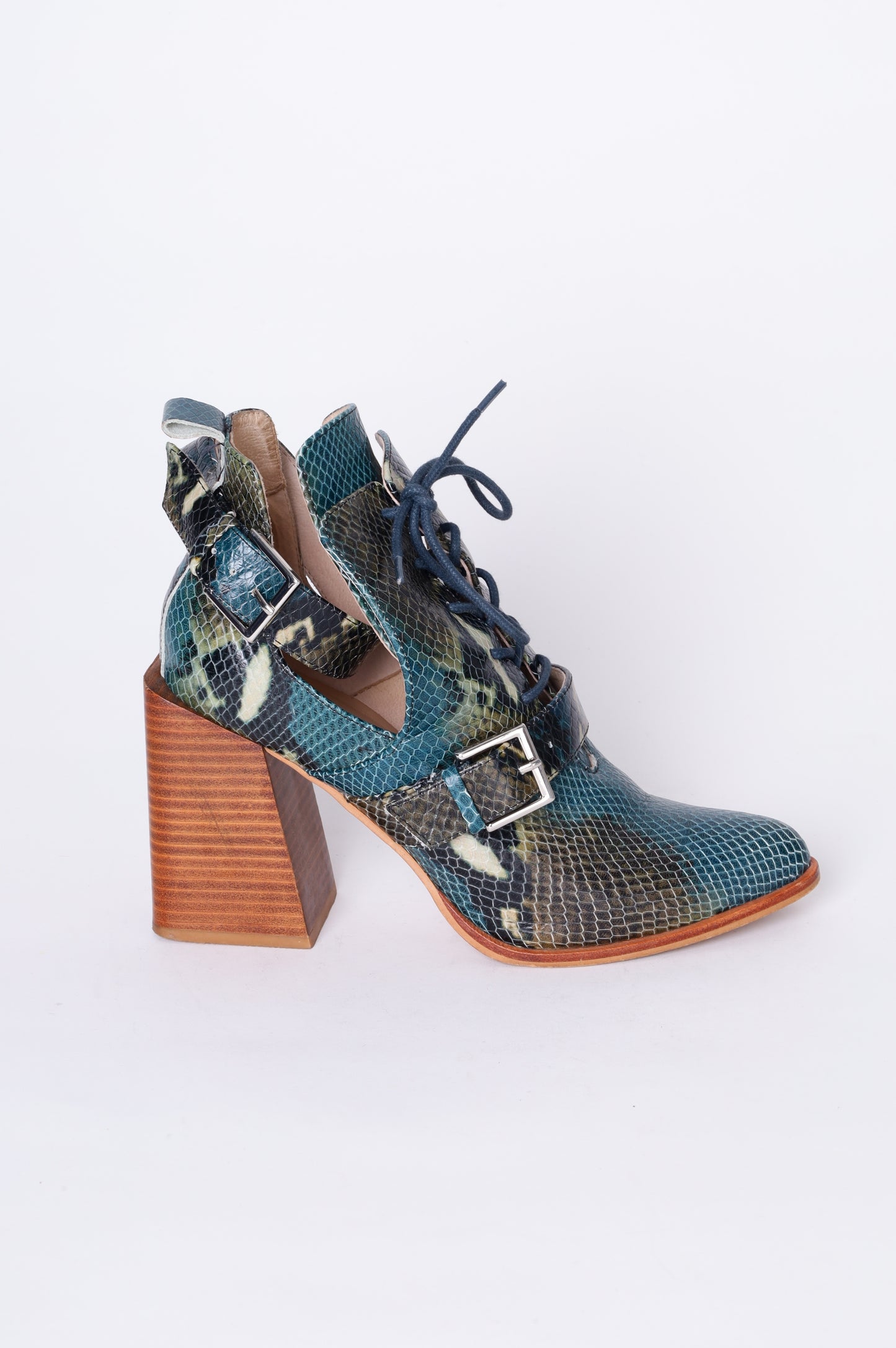 Mi Piaci Womens Blue Shoes Size EU 39