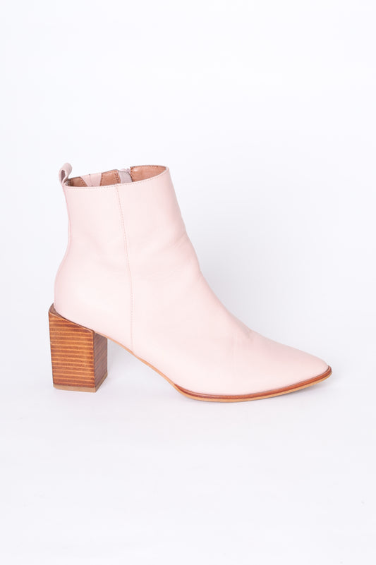 Mi Piaci Womens Pink Boots  Size EU 41