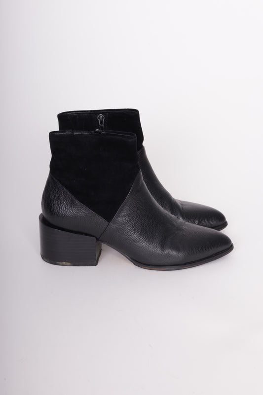 Mi Piaci Womens Black Boots  Size 40