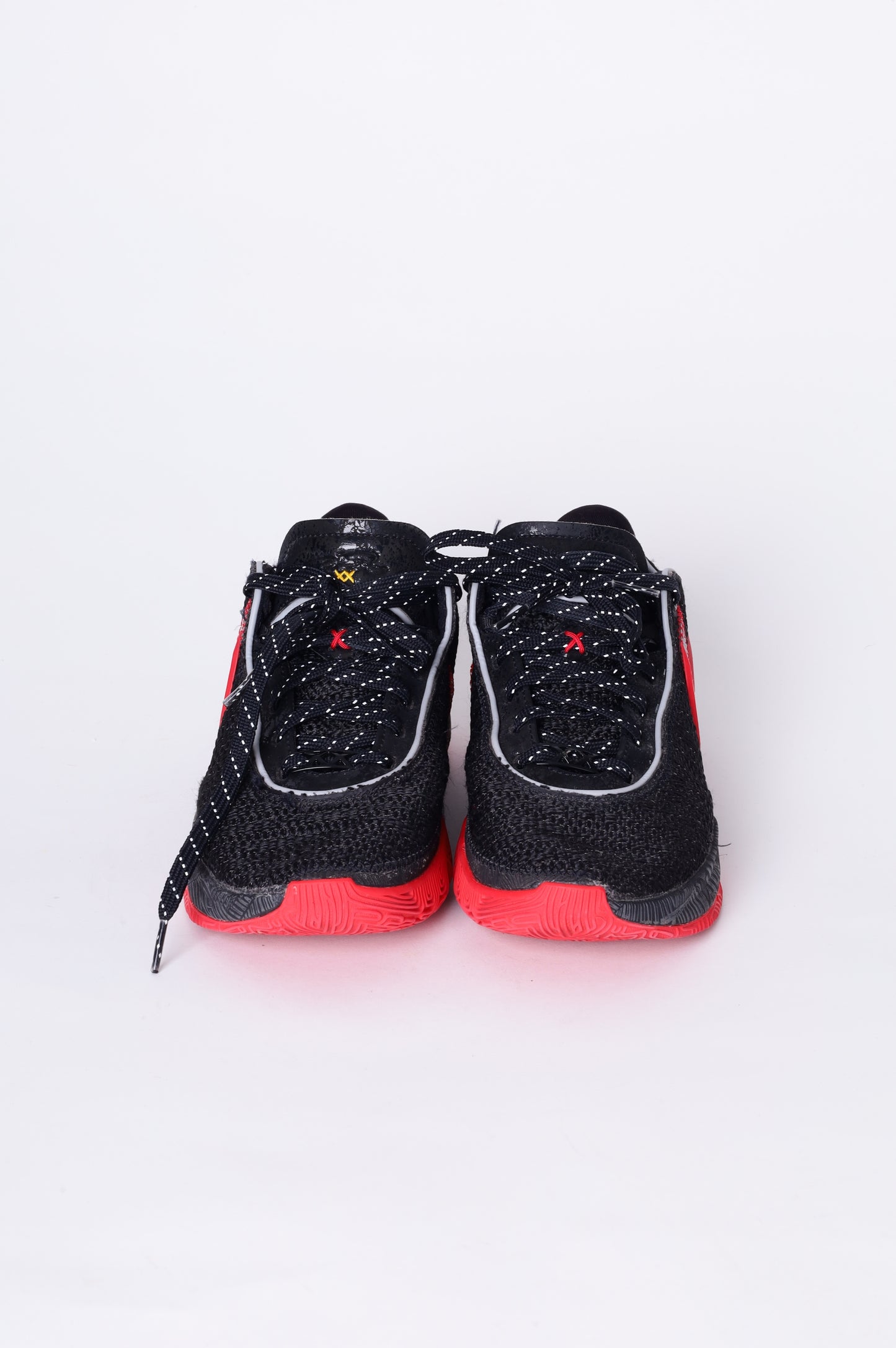 Nike x Lebron James Mens Black Sneakers Size EU 40
