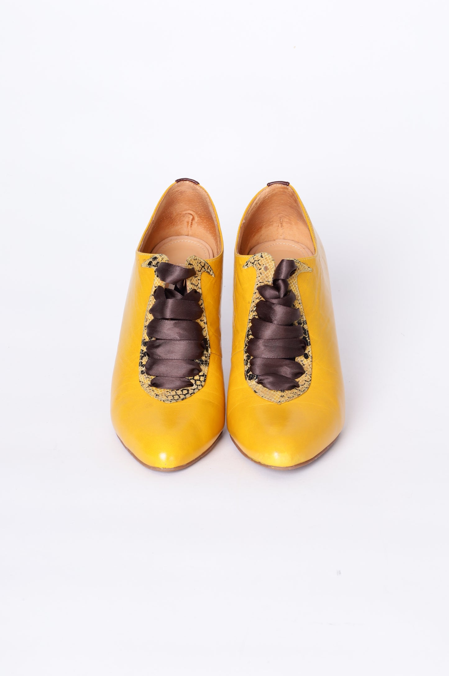 Mi Piaci Womens Yellow Shoes Size EU 36