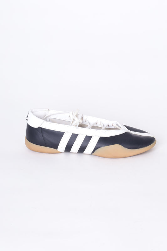 Adidas Womens Black Sneakers Size EU 40