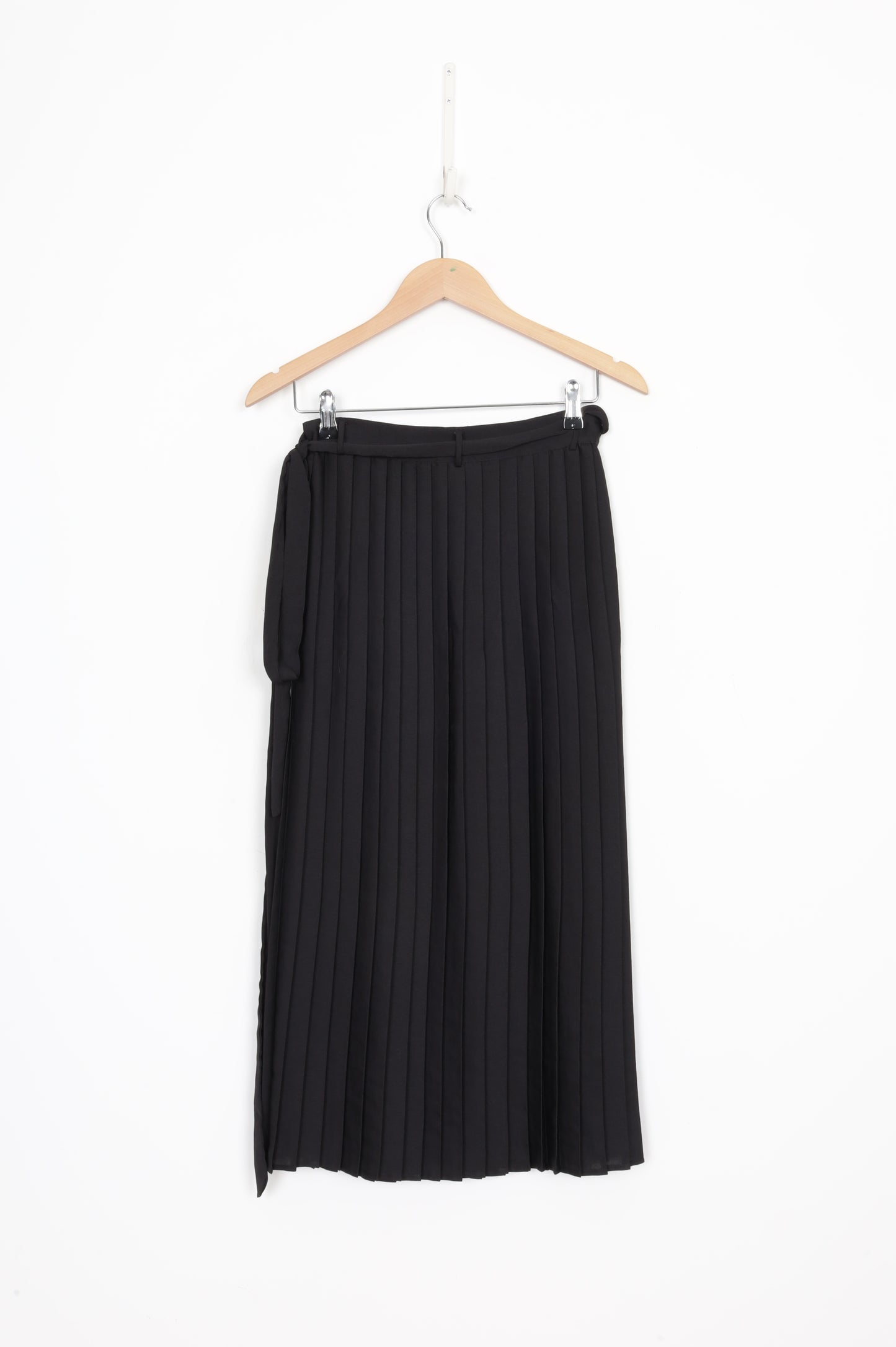 Loaf & coco Womens Black Skirt Size 8