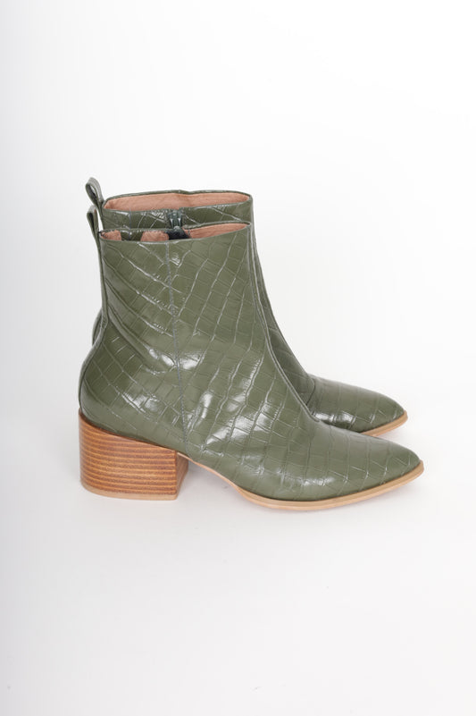 Mi Piaci Womens Green Boots  Size EU 41