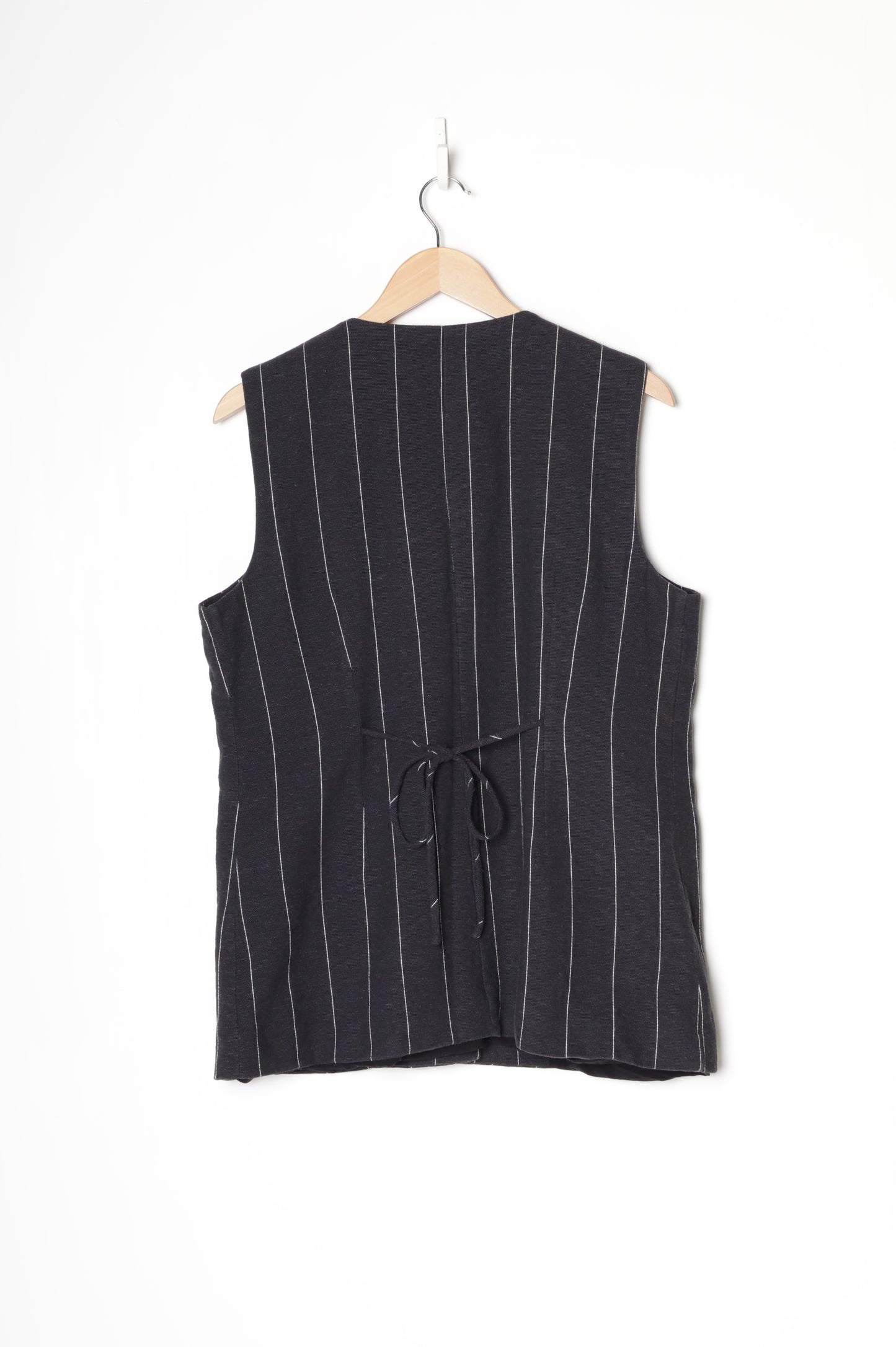 Dissh Womens Black Vest Size 16