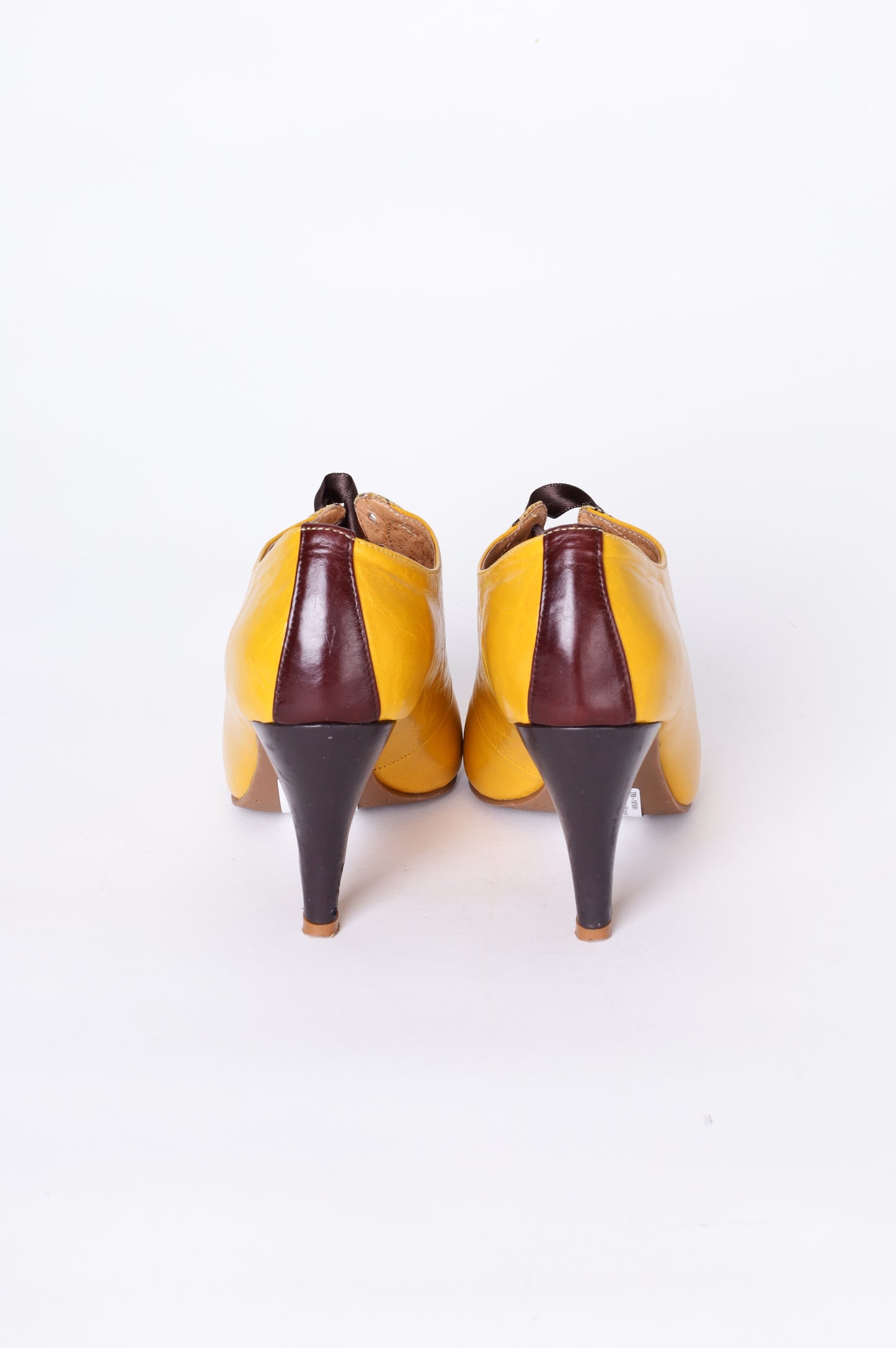 Mi Piaci Womens Yellow Shoes Size EU 36