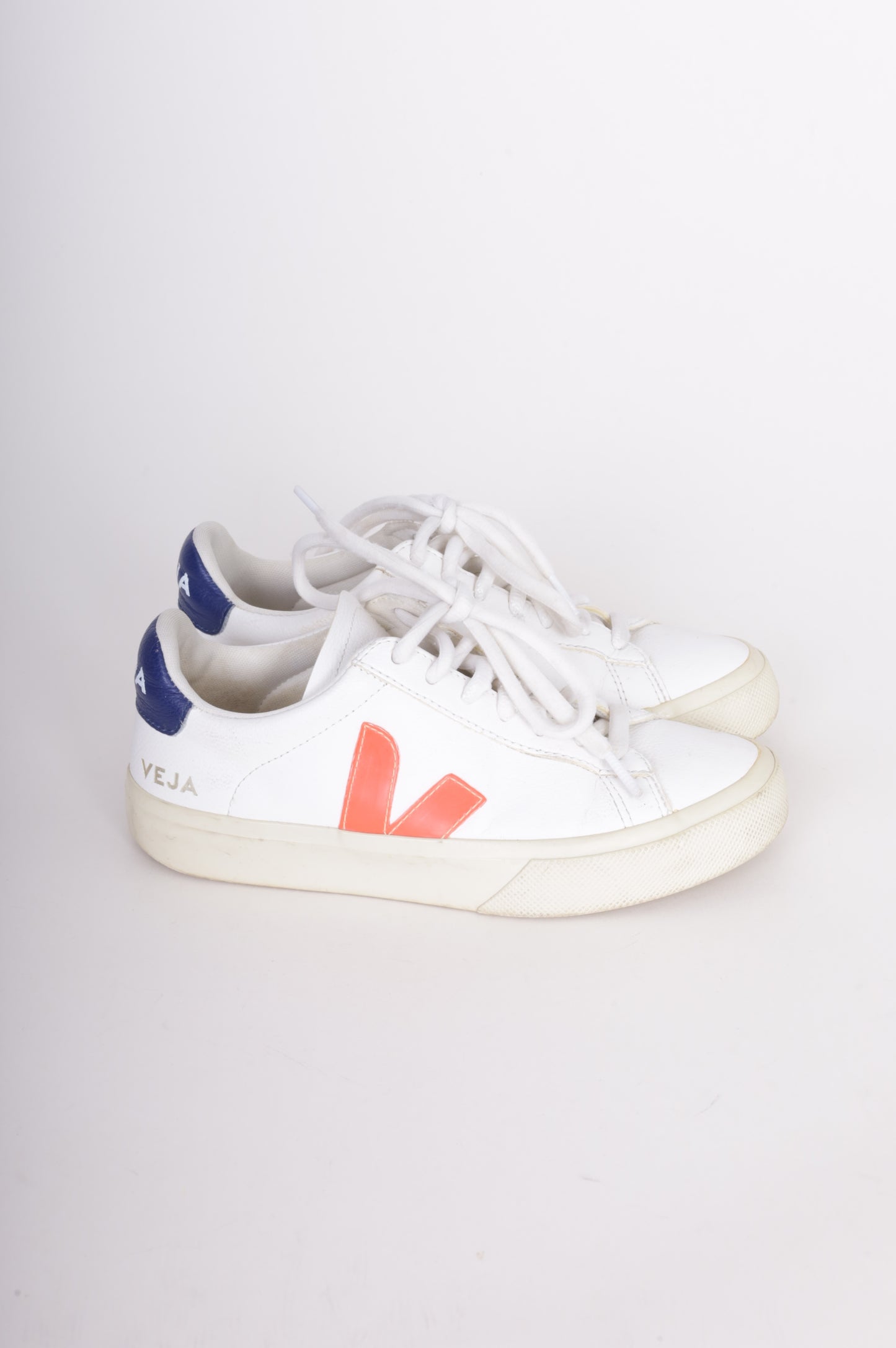 Veja Womens White Sneakers Size EU 36