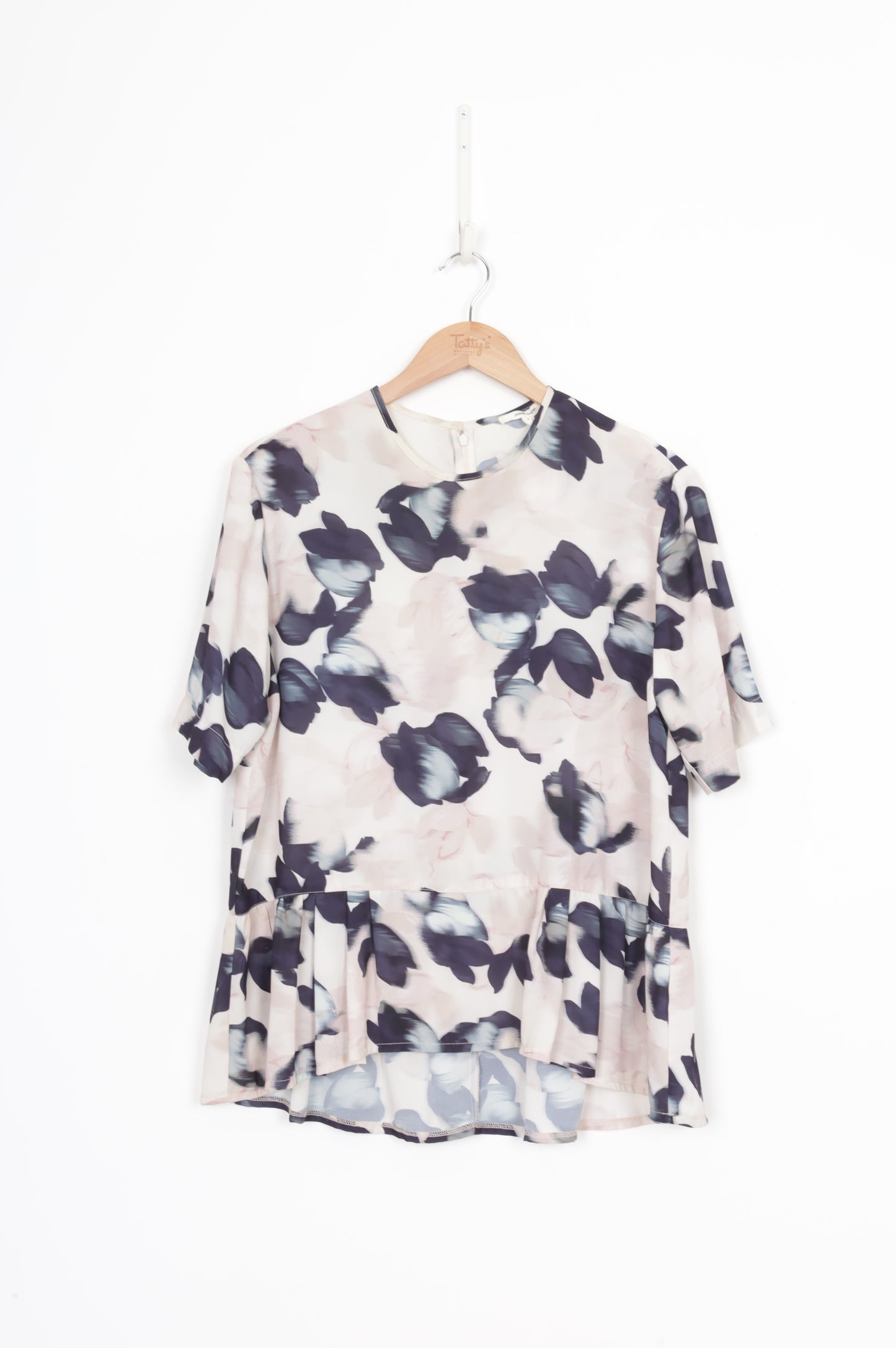 juliette hogan Womens White Top Size 6