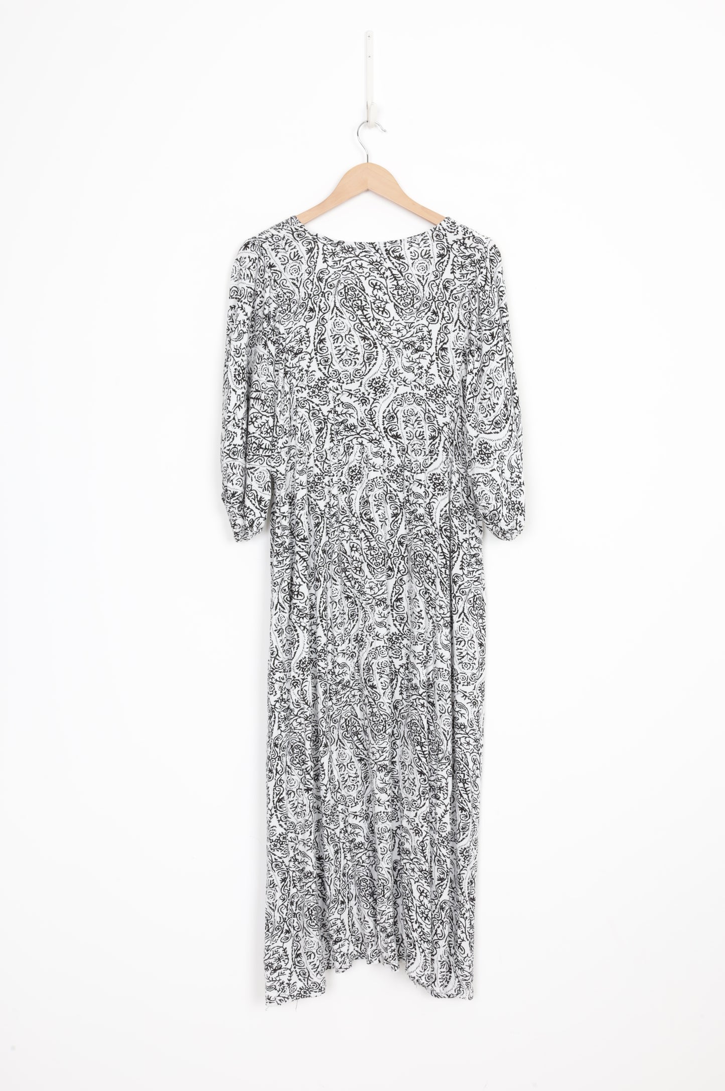 Vine Apparel Womens White Dress Size 16