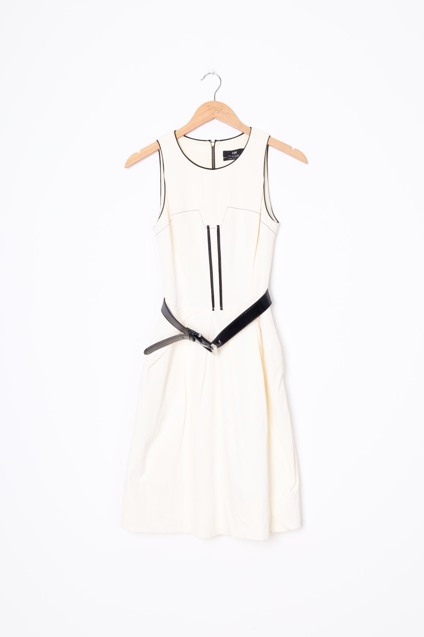 Cue Womens White Dress Size 8