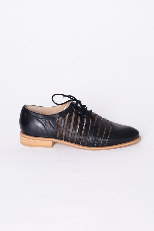 Sara Womens Black Shoes Size EU 41
