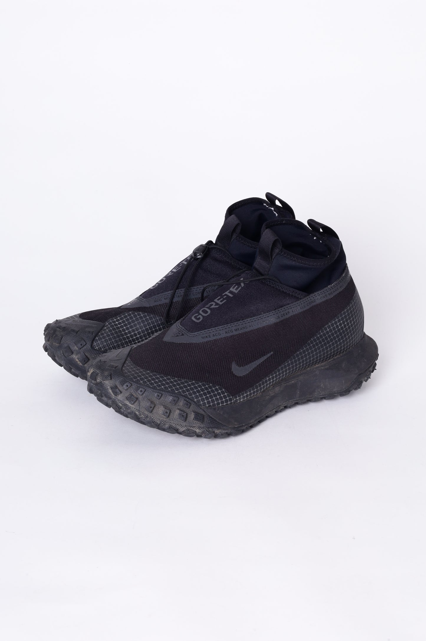 Nike ACG Mens Black Sneakers Size EU 42.5